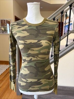Alternative Apparel Women’s Camouflage Thermal Long-Sleeve Crewneck Size M